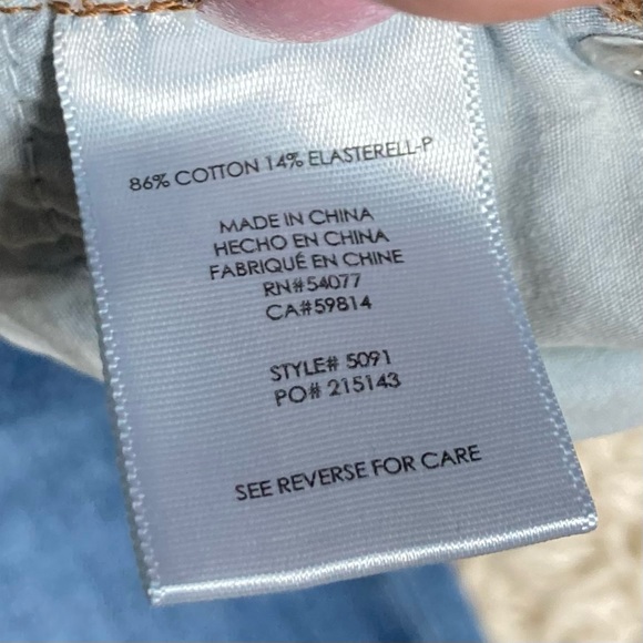 cAbi Distressed Skinny Curvy Medium Wash Jeans Size 8 in EUC - Picture 7 of 11